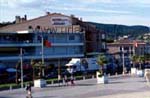 The only hotel right at the beach: Hotel Les Alizés