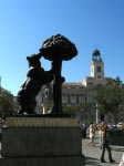 The emblem of the centre: the bear with the strawberry tree at the Puerta del Sol