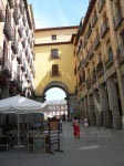 One of the many accesses to the Plaza Mayor: coming from the Calle de Toledo
