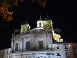 The towers of the Basílica at night