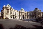 At the Michaeler Plaza, one stands in front of the entrance area to the older part of the Hofburg.
