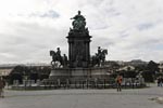 On the plaza in front of the two museums, the larger-than-life monument of Maria Theresia is positioned on the top.